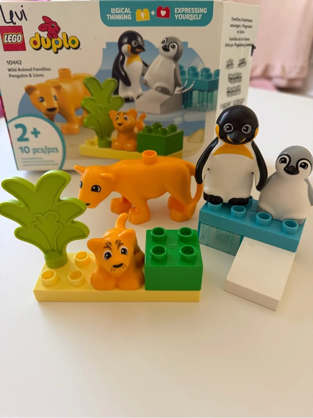 Lego Duplo Wild Animal Families: Penguins & Lions for 2 years plus-all 10 pieces